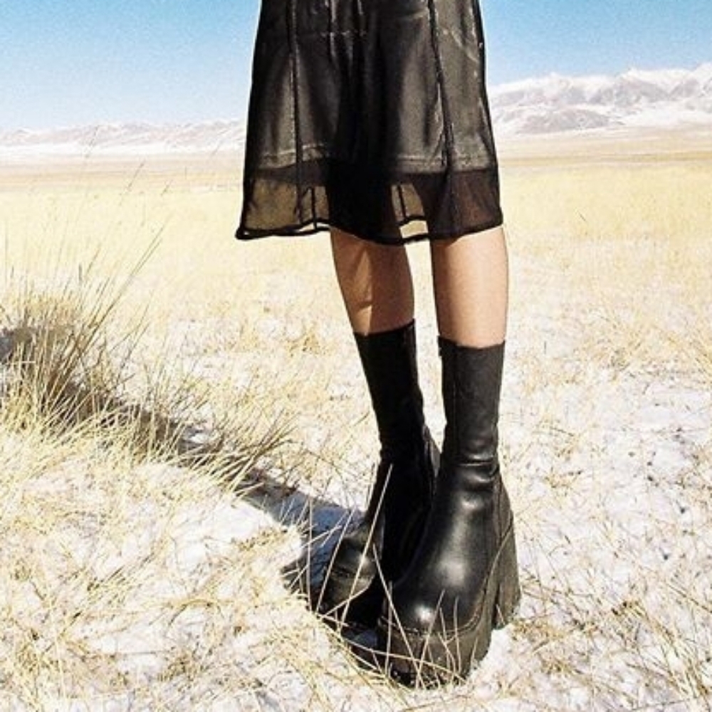 UNIF PARKER Black Platform Heeled Boots - Picture 3 of 5